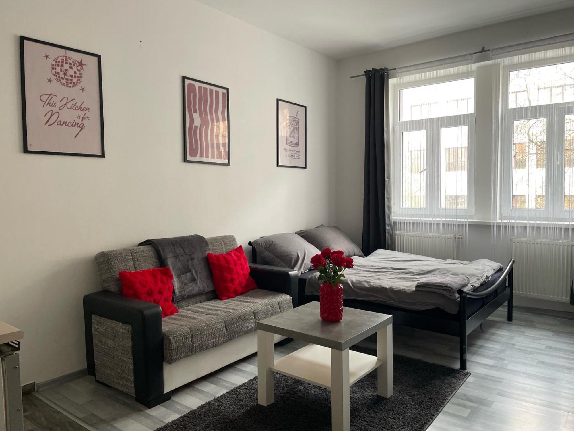 Tiffany Apartment In The City Center Bratislava Exterior foto